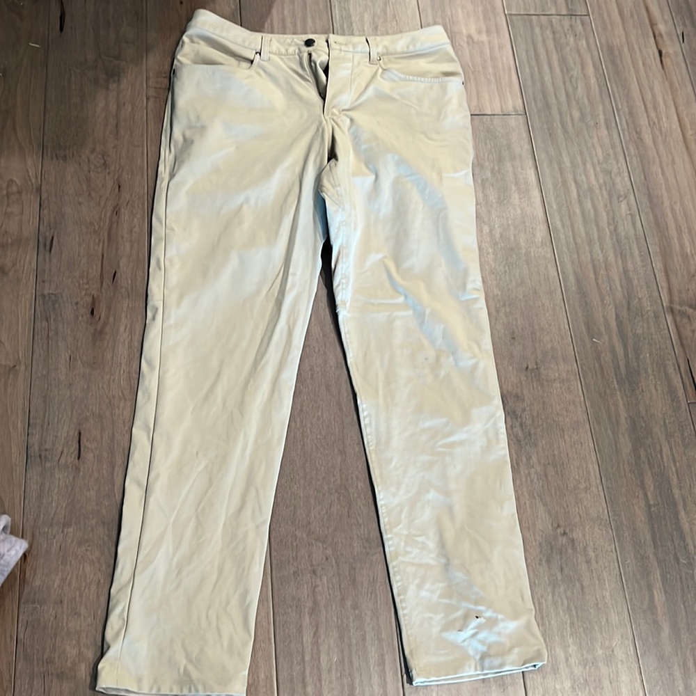 Lululemon Size 31 men’s ABC pant